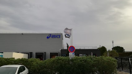 Asics Europe bv DCS, Magasin d'Articles de Sports à Garons